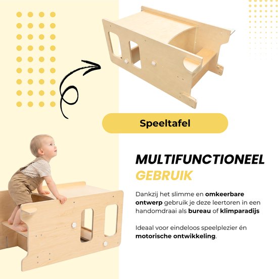 Een kind klimt op een houten speeltafel die is omgebouwd uit een leertoren.