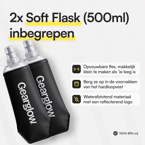 Twee zwarte, opvouwbare GearGlow soft flasks van 500 ml met reflecterende logo's, ontworpen om in het hardloopvest te passen.