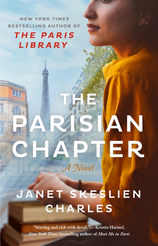Boekomslag met de titel 'The Parisian Chapter' en een vrouw in een gele top met de Eiffeltoren op de achtergrond.