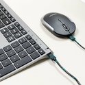 Spacegrijs Macally toetsenbord en muis combi met USB-C poorten. Toetsenbord met numeriek toetsenblok.