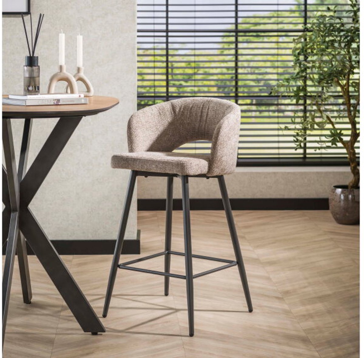 Meubelplaats Barstoel boucle salon. VPE2 - Tissee cargo zandkleur - barstoelen set van 2