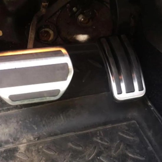 Pedaalhoezen Set - Auto Accessoires - Verbeterde Rijervaring - Aluminiumlegering Rubber - 2 Stuks - Zilver — afbeelding 3