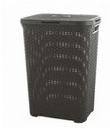 Donkergrijze wasmand met deksel en geweven textuur.