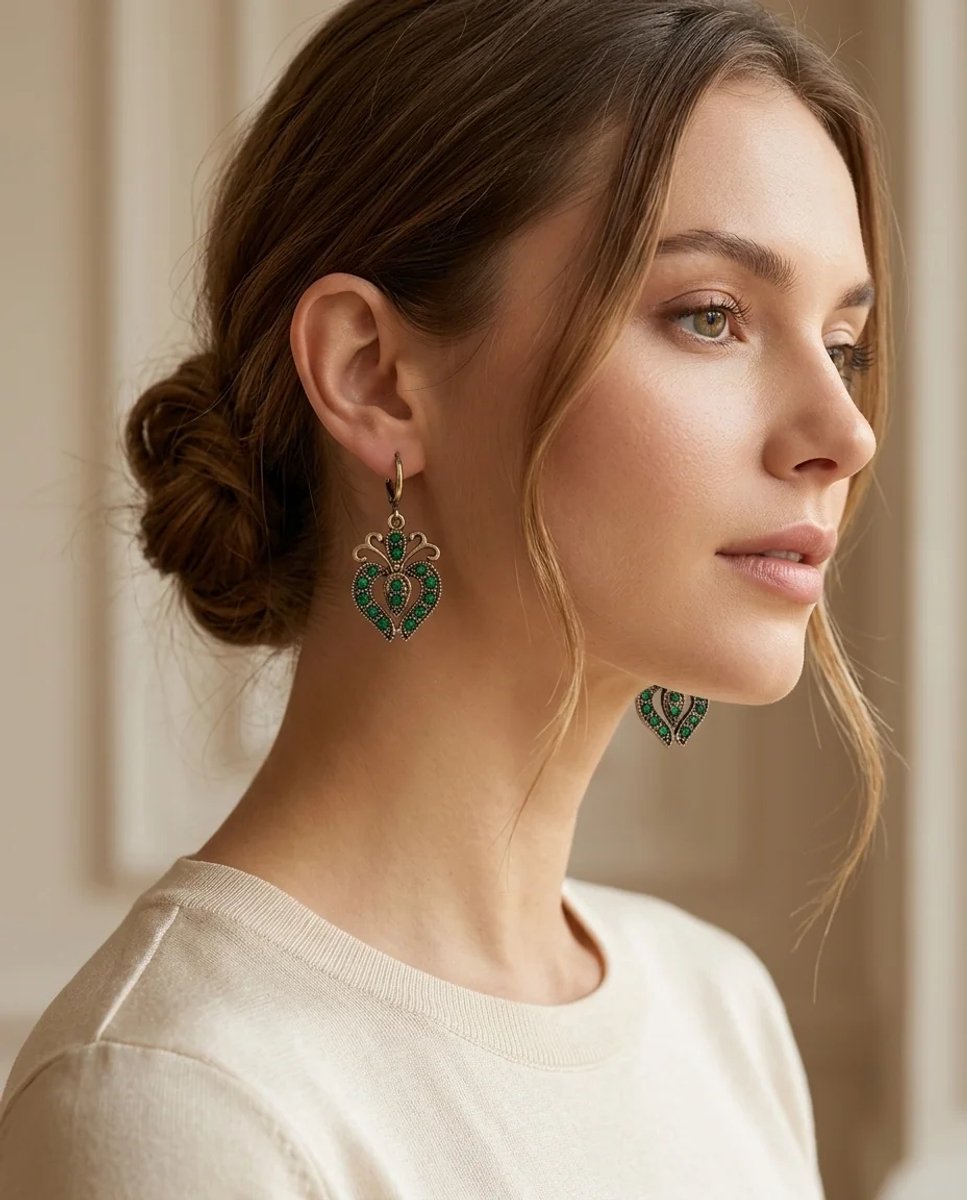 Dorvina Vintage Dames Oorbellen Bronzen Authentiek Sieraad Groen Zirkonia Steen Bewerkt Ters Lale Model