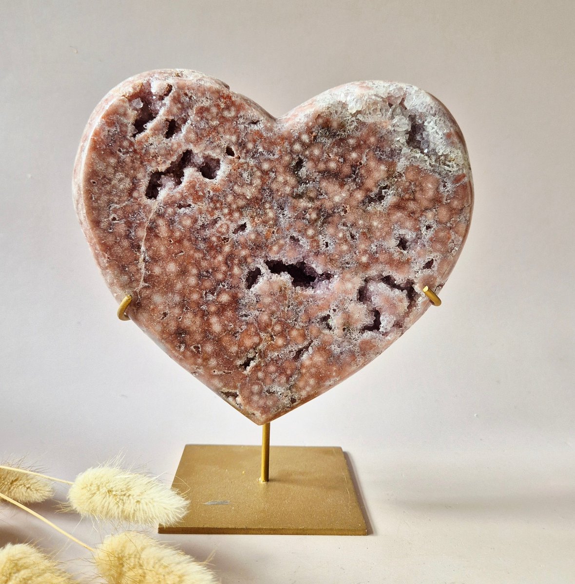 XL Edelsteen Druzy Pink Amethist Hart – Hoge Kwaliteit ± 1153g | incl. metalen standaard | uniek stuk Roze Amethist