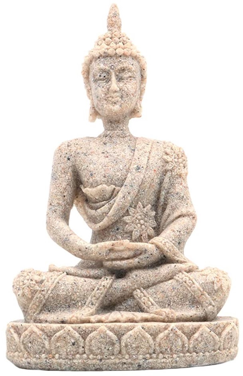 Dailygoods - Dailygoody - Meditatie Boeddha standbeeld - Handgesneden beeldje - Zandkleur - Zandsteen decoratie - Zen sfeer - Geschikt voor thuis - 115x35x115 mm