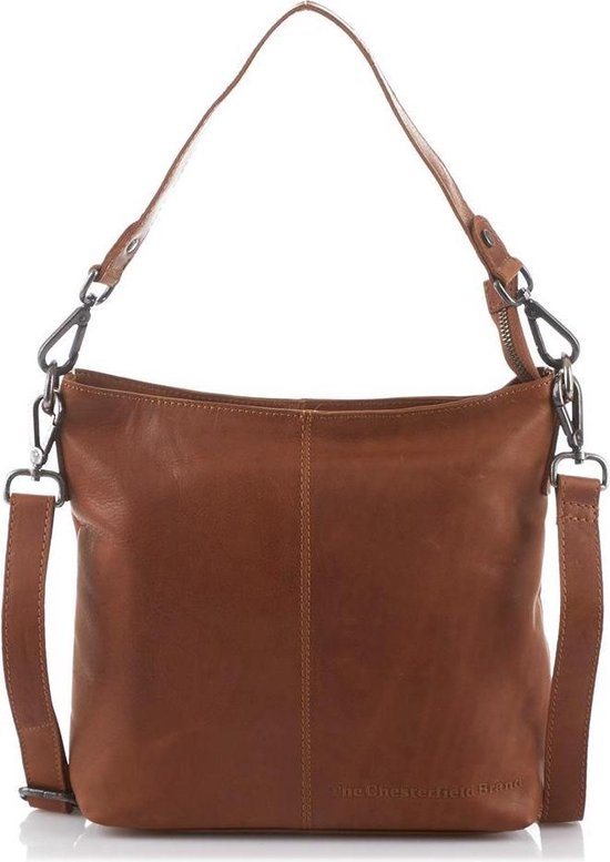 Cognac leren schoudertas van The Chesterfield Brand, met zichtbare naden en metalen details.