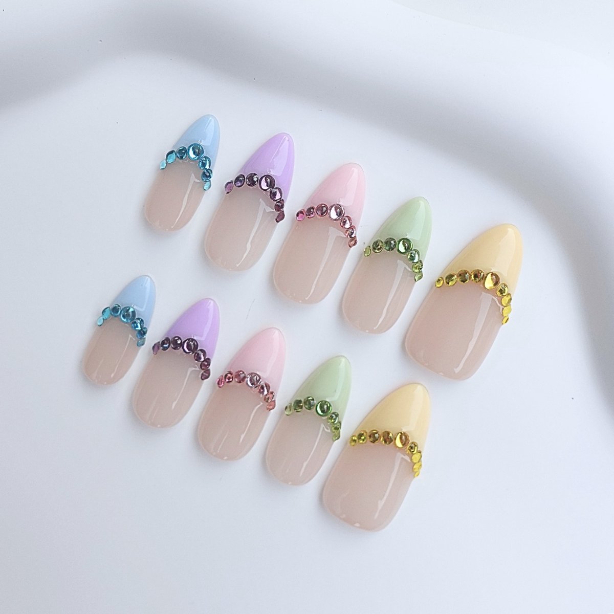 Goedkoopste Handgemaakt Press-on Nails - Regenboog Kleurrijke French Tips Nagels - Twinkle Tips - Maat M