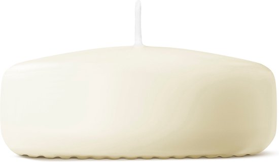 Roomwitte maxi drijfkaars met een witte lont, witte achtergrond.