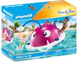 foto van PLAYMOBIL Family Fun Beklimmen zwemeiland - 70613