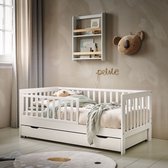 Petite Amélie Peuterbed 140x70 cm - Wit Kinderbed - Creëer een Veilige & Stijlvolle Slaapomgeving - Voor Kleintjes die Hun Ledikant Ontgroeid Zijn - Plume Collectie