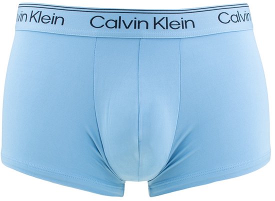 Lichtblauwe Calvin Klein trunk met witte gestreepte tailleband.