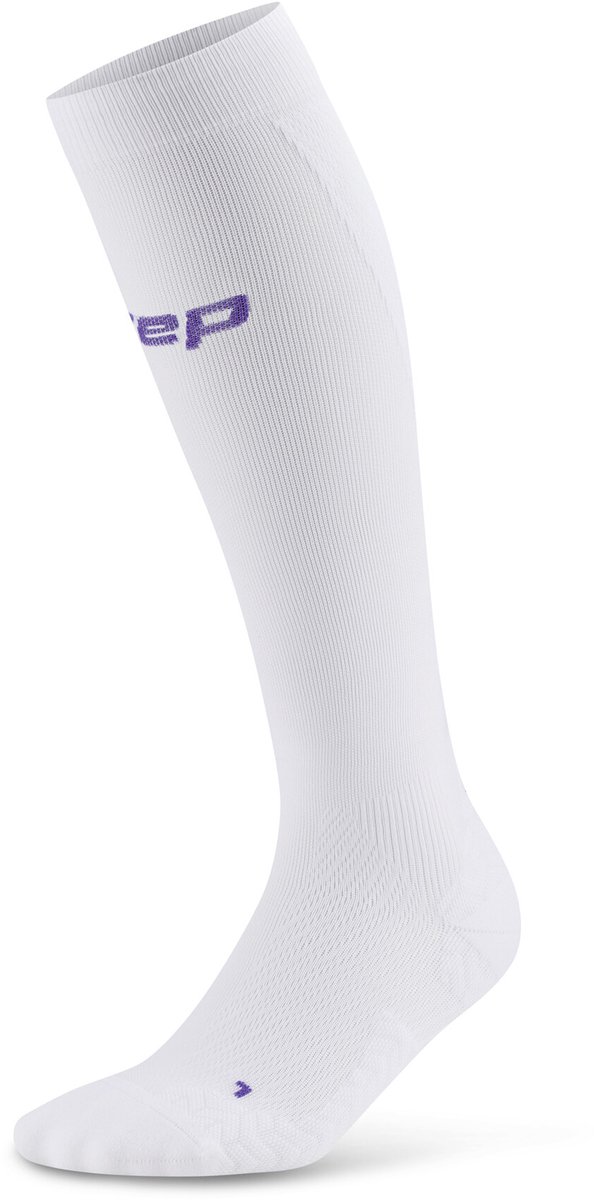 CEP Core Run Ultralight Compressiekousen - Wit