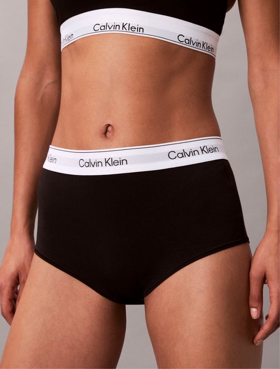 Zwarte Calvin Klein boyshort met witte tailleband met logo.