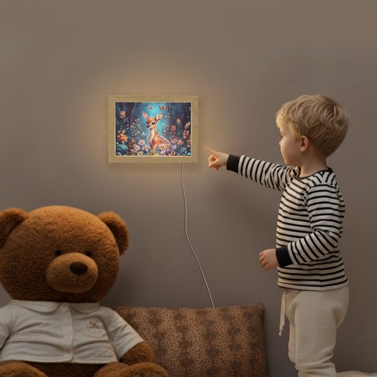 Nachtlampje 20x15 cm - Kinder lamp - Hert - Magisch - Sprookjesbos - Tafellamp kinderkamer - Slaapkamer lamp - Bedlamp kinderen - Kinderlampje stopcontact - Wandlamp babykamer - Nachtlampjes van Decoways — afbeelding 5