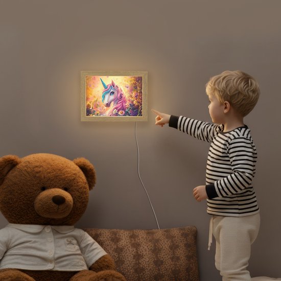 Nachtlampje 20x15 cm - Kinder lampje - Eenhoorn - Roze - Kleurrijk - Sprookjesbos - Tafellamp kinderkamer - Slaapkamer lamp - Bedlamp kinderen - Kinderlampje stopcontact - Wandlamp babykamer - Nachtlampjes van OnlyWow — afbeelding 5