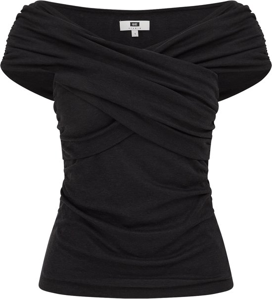 Zwarte off-shoulder top met gedrapeerde overslag en gerimpelde details.