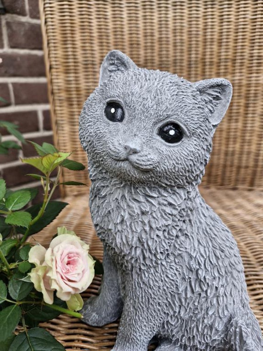 lief beeld van een poes , beton , tuinbeeld, poes , kat