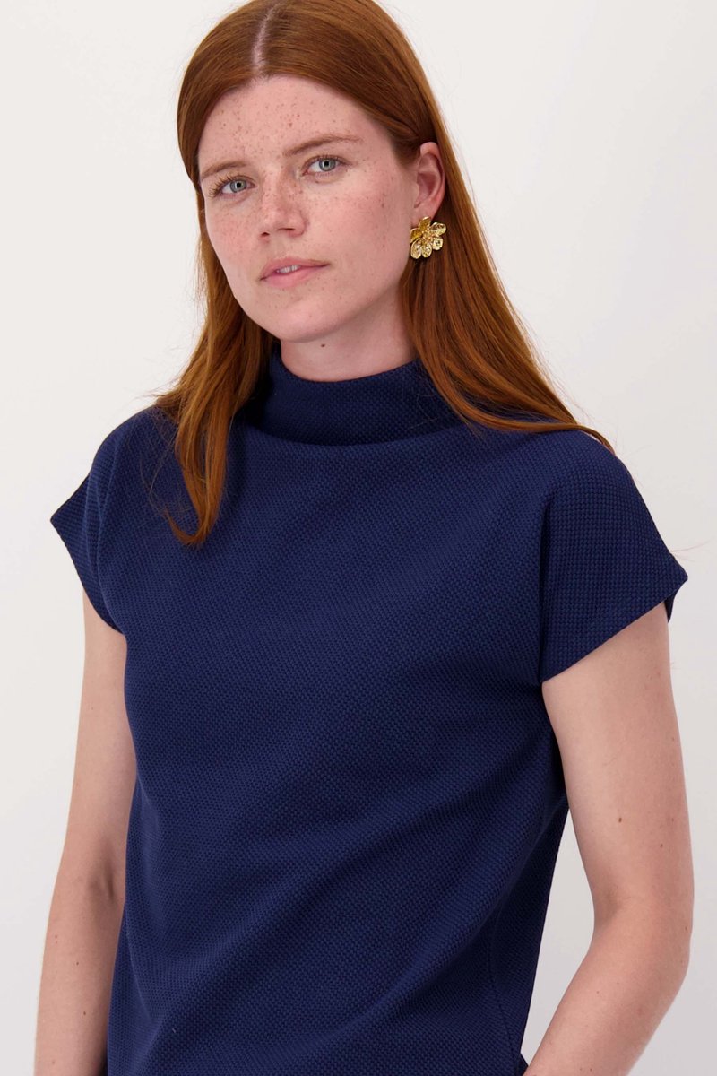 Zusss Top Met Aangeknipte Mouw In Structuur Materiaal Blauw