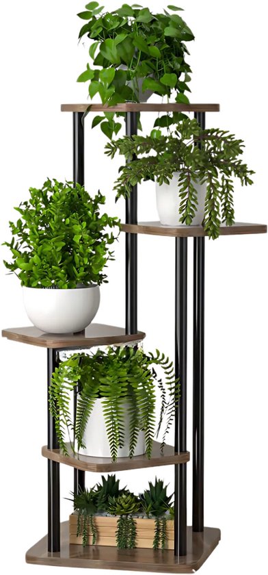 Donkerbruine plantenstandaard met 5 houten etages, met 5 groene planten in witte potten.