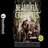 Boekcover van Beautiful Creatures met de cast en de titel.
