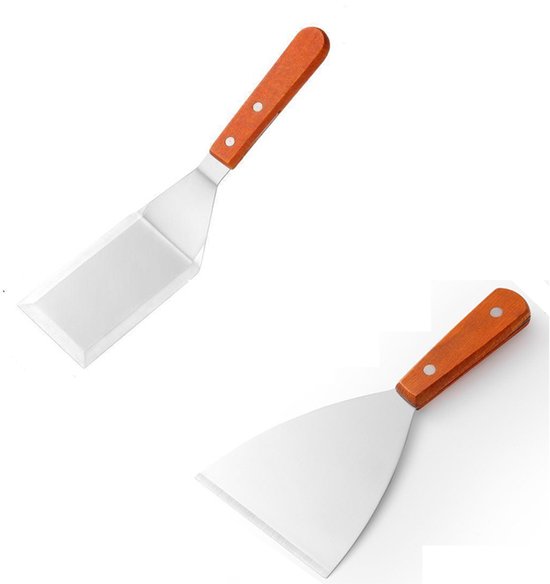 Deux spatules en inox avec manche en bois sur fond blanc.