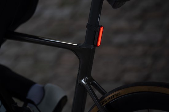 BBB Cycling Slice 300 Combo Voorlicht & Achterlicht Set - 300 Lumen - USB Oplaadbaar - Garmin Ready - IPX6 Regenbestendig - Fietsverlichting Racefiets & MTB - BLS-282 — afbeelding 5