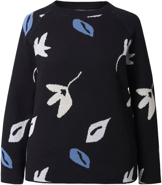 Zwarte trui met boothals, lange mouwen en een all-over print van witte en lichtblauwe bladeren.