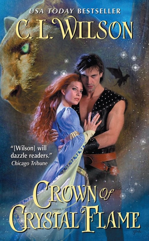 Boekomslag 'Crown of Crystal Flame' van C.L. Wilson. Een vrouw met rood haar en een man met een pantser. Een dier met groene ogen kijkt mee.