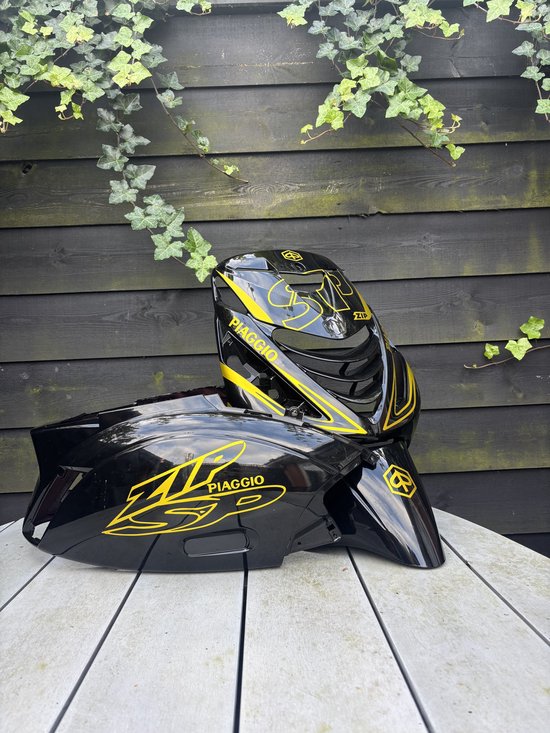 Zip SP outline set - Stickerset Zip - Scooterstickers - Piaggio Zip SP ...