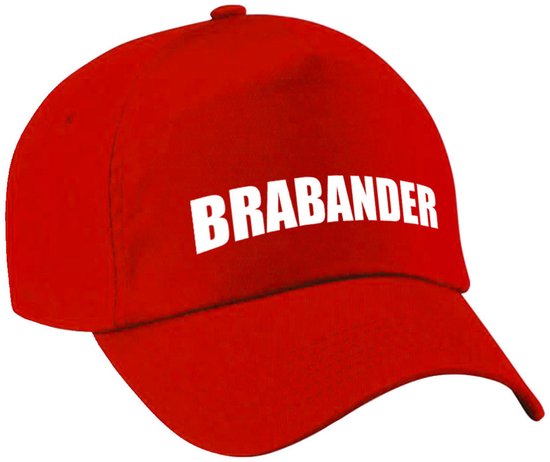 Rode pet met de witte tekst "BRABANDER" erop.
