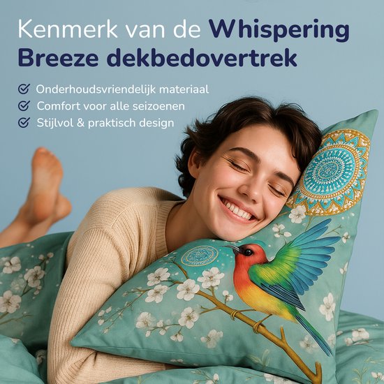 Een vrouw die geniet van een kussen met een vogelprint. Tekst "Kenmerk van de Whispering Breeze dekbedovertrek".
