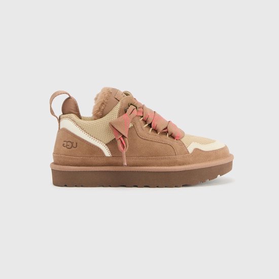 Bruine lage UGG sneaker met roze veters, suède en beige mesh.
