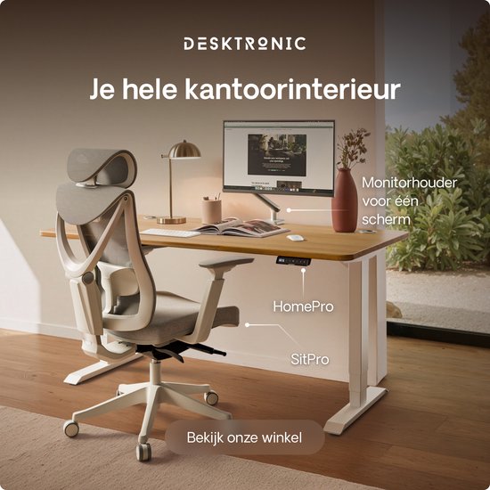 Luxe kantoorinterieur met Desktronic HomePro bureau, grijze bureaustoel en monitorhouder.
