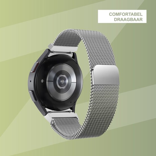 Bracelet de montre milanais argenté avec fermeture magnétique autour d'une montre connectée noire, avec le texte 'Confortable à porter'.