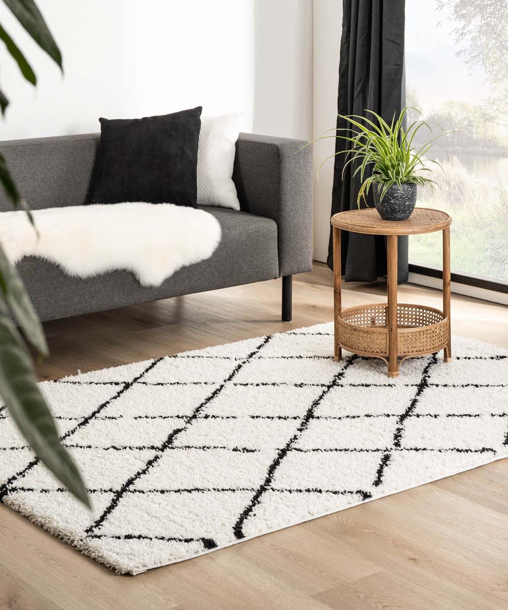 Hoogpolig vloerkleed ruiten Habitat - wit/zwart 280x380 cm