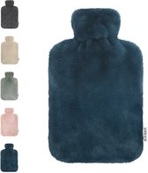 Ølav North – Kruik met Nordic Fur hoes - Incl geschenkverpakking - Tot 6 uur warmte - Heerlijk zacht - Warmwaterkruik - 1.8 liter – Fjord Blue - Cadeau voor haar, vrouw, vriendin