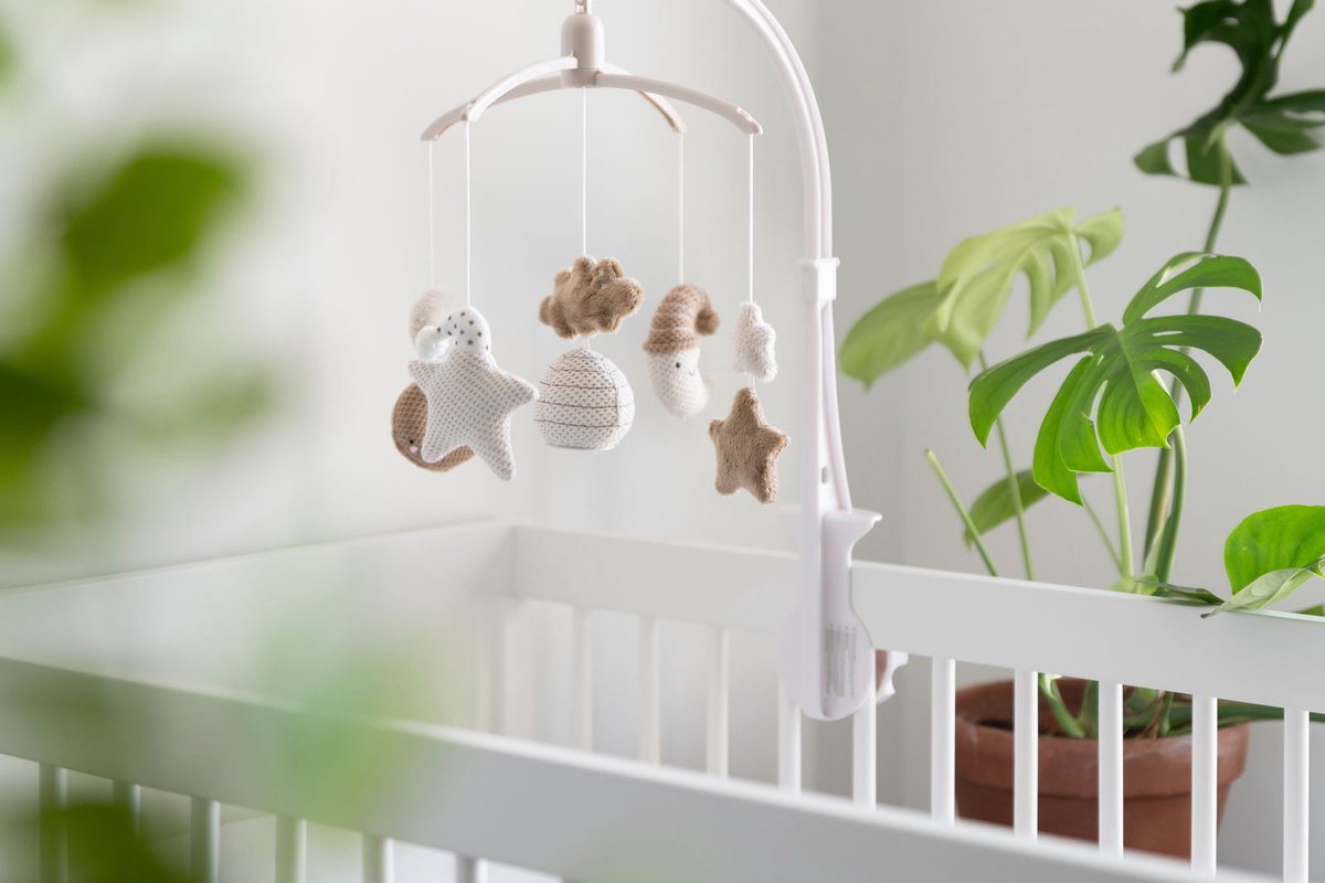 Baby's Only Muziekmobiel baby Heaven - Boxmobiel - Clay/Warm Linen - Gebreide figuurtjes - Muziek speelgoed - Melodie 'It's a smal