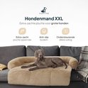 XXL hondenmand van Fluffy Fur met extra zachte pluche, hierin ligt een Weimaraner.