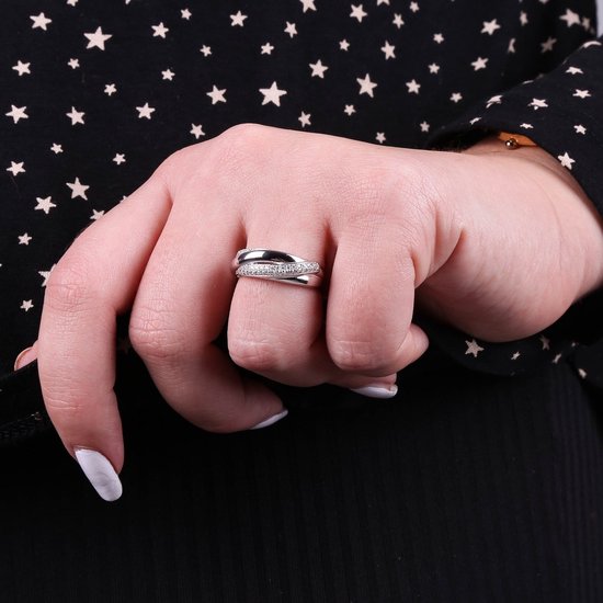 Lucardi Dames Zilveren goldplated ring V-vorm rhodiumplated - Ring - 925 Zilver - Goudkleurig - 15.5/49 mm Lucardi Dames Zilveren goldplated ring V-vorm rhodiumplated - Ring - 925 Zilver - Goudkleurig - 15.5/49 mm