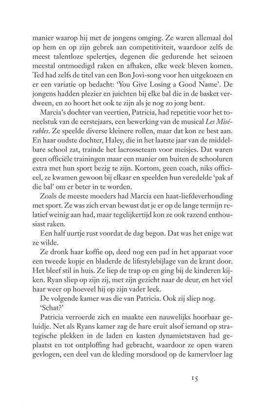 Kleine lettertjes op een pagina uit een boek.