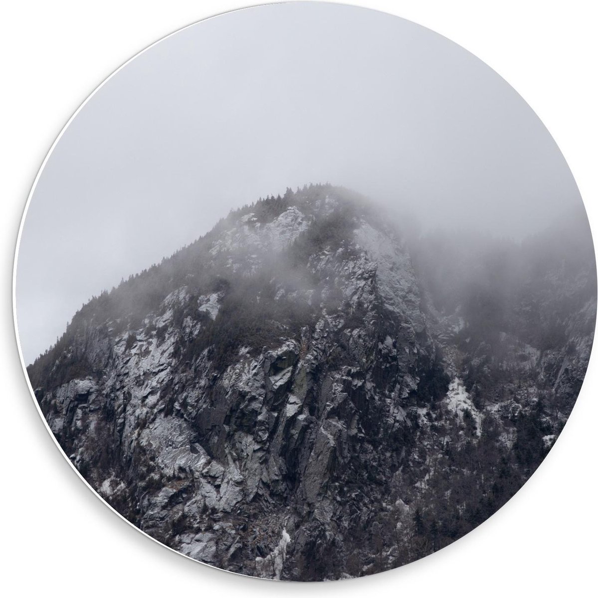 Forex Wandcirkel - Berg met Mist (zwart/wit) - 50x50cm Foto op Wandcirkel (met ophangsysteem)