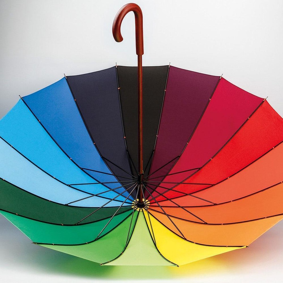 Parapluie à poignée en caoutchouc à 16 côtes arc-en-ciel