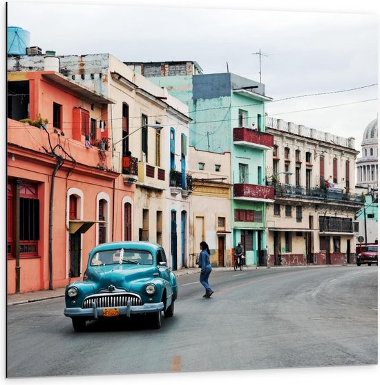 Dibond - Dorpsstraatje in Cuba - 100x100cm Foto op Aluminium (Met Ophangsysteem)