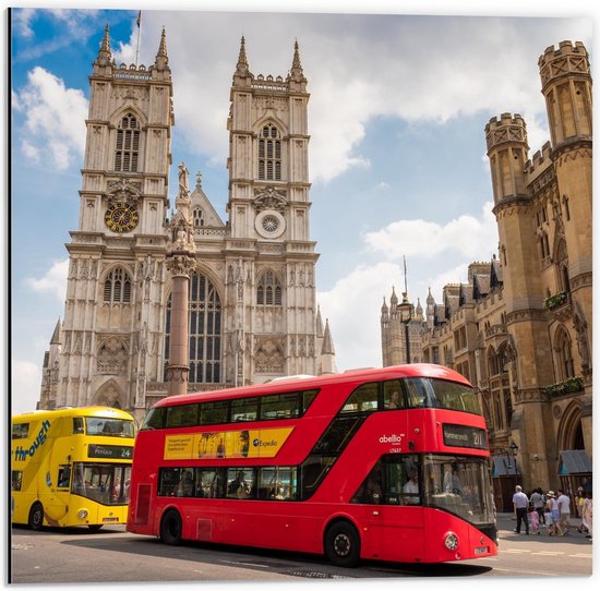 Dibond - Rode/Gele Bus Londen - 50x50cm Foto op Aluminium (Wanddecoratie van metaal)