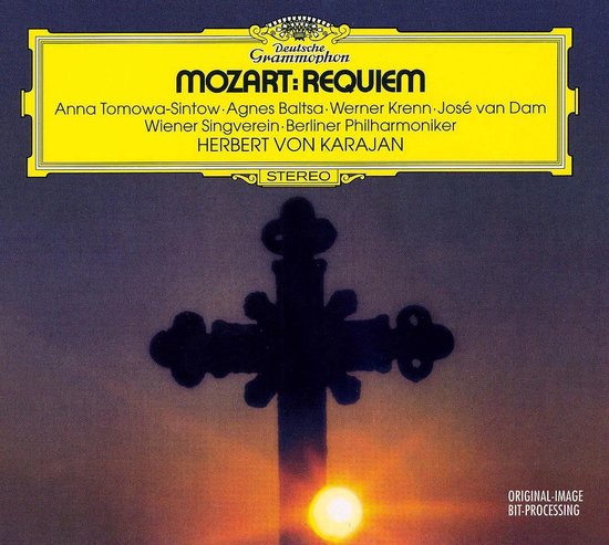 Albumhoes met zwarte kruis met opkomende zon. "MOZART: REQUIEM" door Herbert von Karajan.