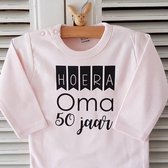 Baby Rompertje meisje tekst cadeau verjaardag liefste jarige oma lange mouw met tekst: Hoera leeftijd jaar roze  -Maat 50-56