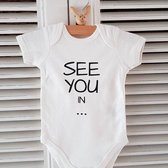 Baby Rompertje aankondiging zwangerschap Zwangerschapsaankondiging maand See you in July Juli | korte mouw | wit | maat 50/56 jongen meisje unisex | Cadeau voor de liefste aanstaan