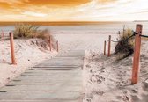 Fotobehang - Vlies Behang - Strandpad naar het Strand en Zee in de Avond - 368 x 254 cm