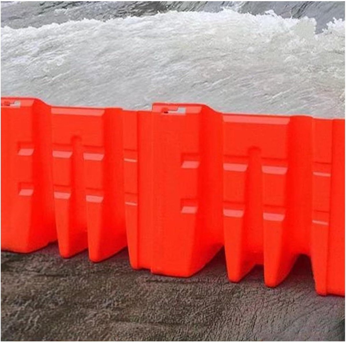 Waterkering Overstromingsbarrière - Waterstop Garagedeur - Water Overlast Voorkomen - L-vormige Stabiele Structuur - 705x68x528cm - Grijs